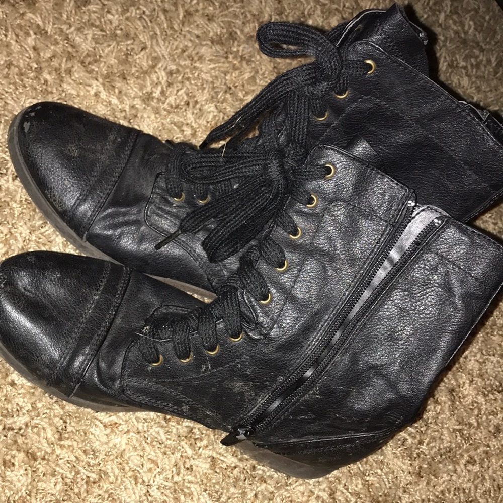 combat boots size 7